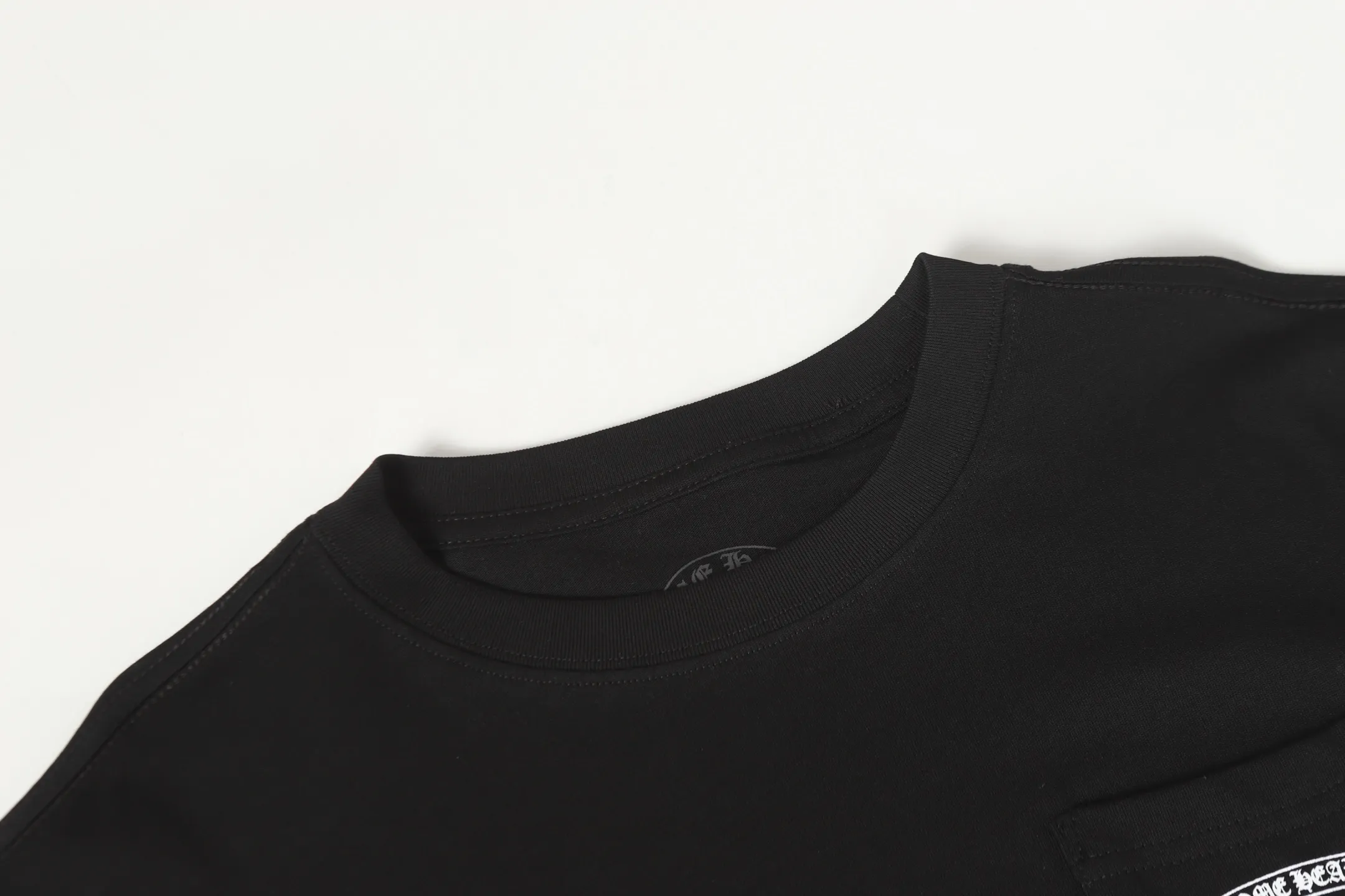P160 #K2117 cross-border model. Those who pursue quality, please do not place an order. -Chrome Hearts/Chrome Hearts 23ss Sanskrit printed popular long-sleeved T-shirt -High weight, high density and high quality. The wool is soft, delicate and skin-friendly. It feels soft and silky. It has excellent warmth and skin-friendly properties. XL
